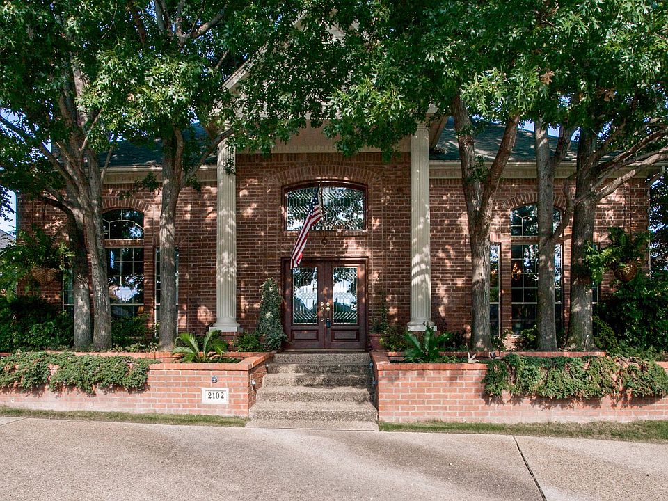 1st image of 2102 Lorraine Pl