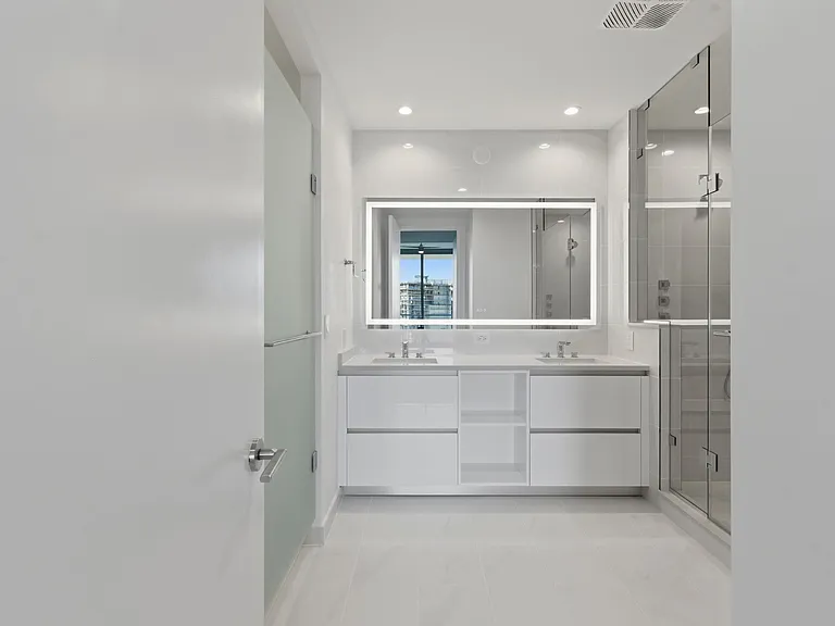 400 Central Ave #2903 — Photo 22