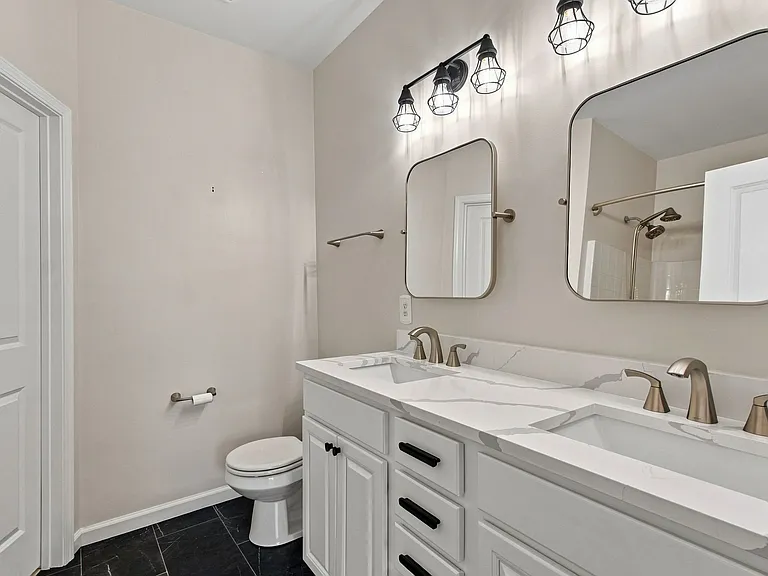 2055 Hemlock Dr #1 — Photo 16