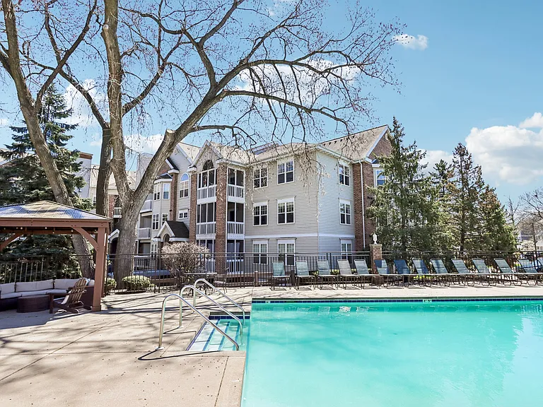 Yorktown Estates Apartments — Photo 61