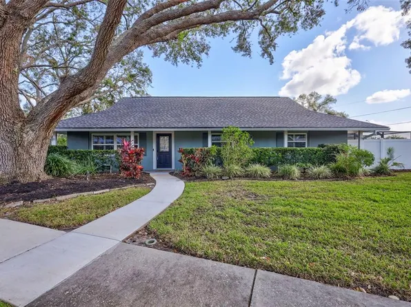 9598 103rd Ave, Seminole, FL 33777