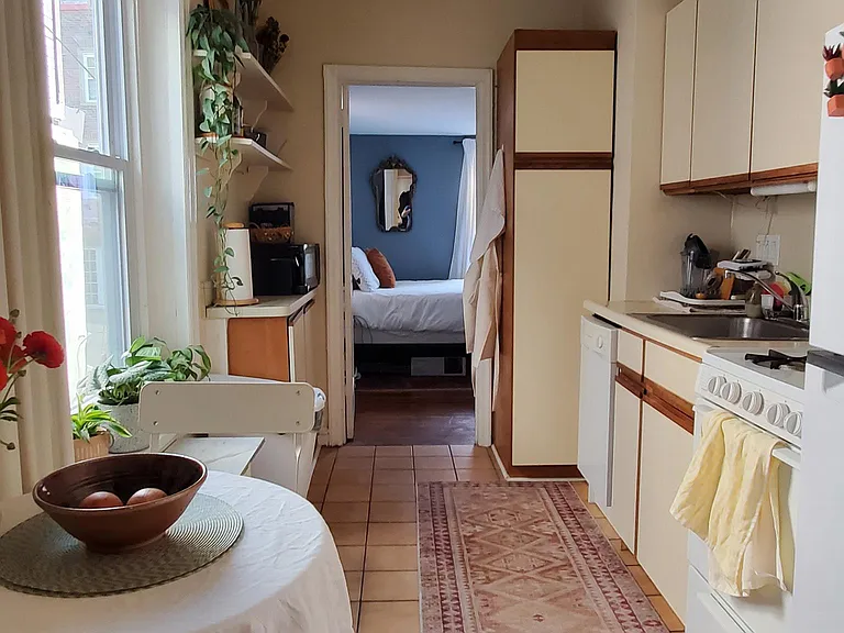 1904 Pine St #2R — Photo 11