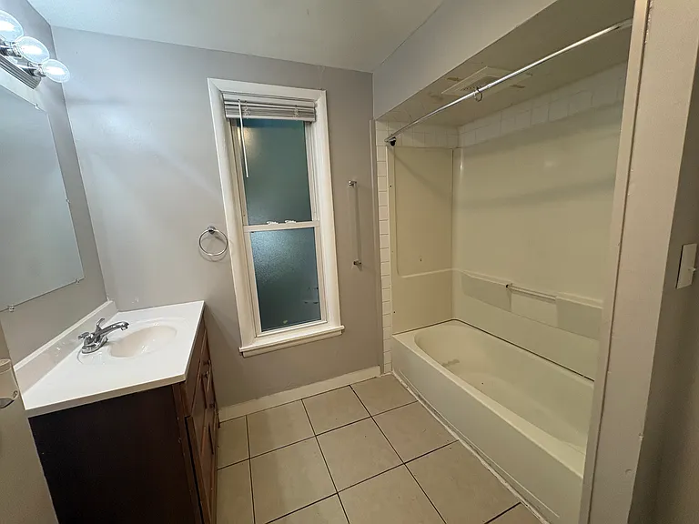 1557 Forrest Ave NE — Photo 12
