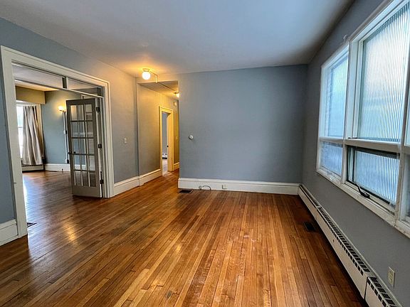 2nd image of 130 College Ave NE APT 1