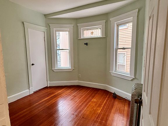 4th image of 15 Dunlap St #1