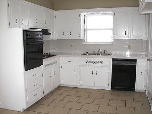 3rd image of 1305 Beechwood Dr