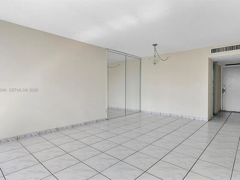 3101 N Country Club Dr #504 — Photo 8