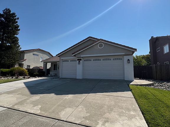 4th image of 919 Mimosa Dr
