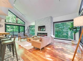 1718 Foxcroft Ct, Harbor Springs, MI 49740