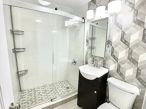 5th image of 310 W 82nd St APT 5