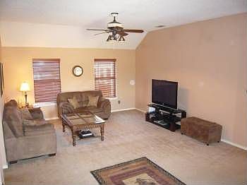 4th image of 1080 Overland Dr