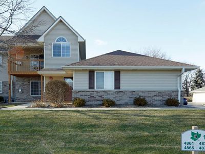 4861 W Maple Leaf Cir #6-4, Greenfield, WI, 53220