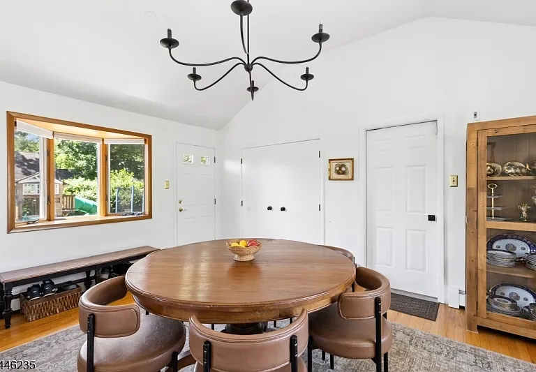 329 Maplewood Ave — Photo 6