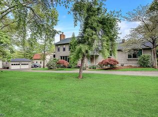 38 Coddington Rd, Whitehouse Station, NJ 08889