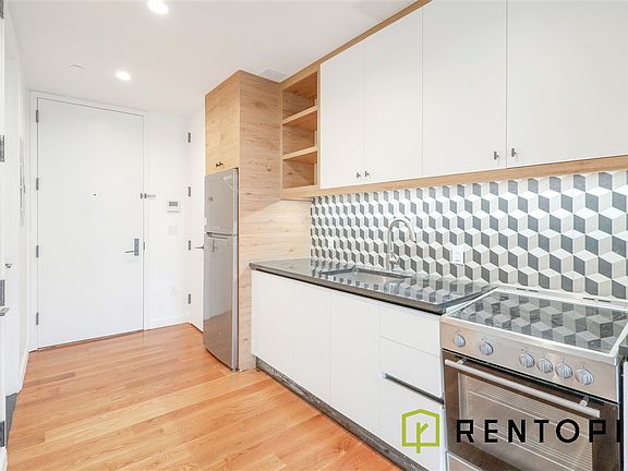4th image of 1875 Atlantic Ave #5S