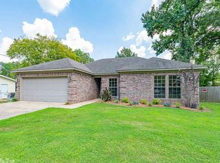 11 Center Rd, Mayflower, AR 72106