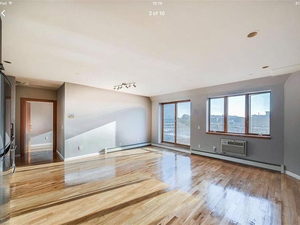 1st image of 2615 E 17th St #601