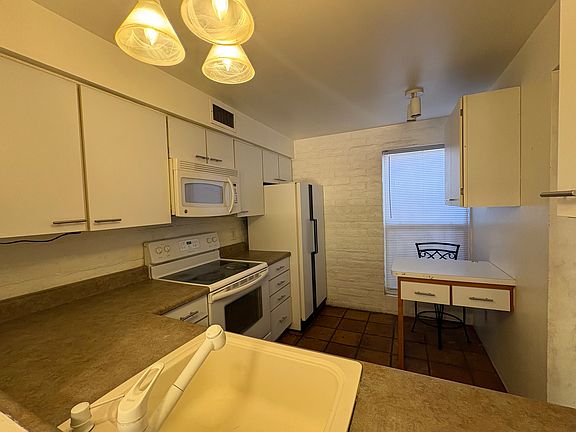 4th image of 2875 N Tucson Blvd APT 46