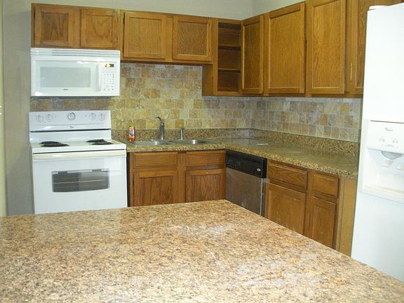 2nd image of 4112 Skycrest Dr