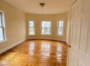 98 Piedmont St #2, Worcester, MA 01609