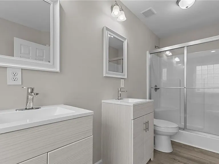 1595 Rossmore Dr — Photo 20