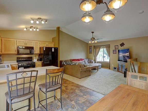 5th image of 23198 Fox St NW