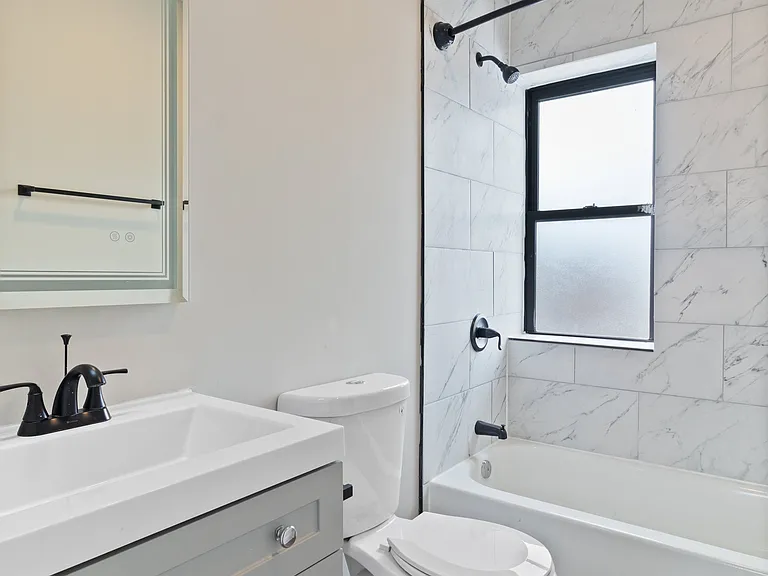 2522-24 W. Superior St. — Photo 11