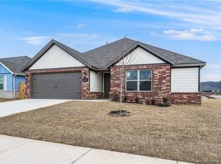 4711 W Planetree St, Fayetteville, AR 72704