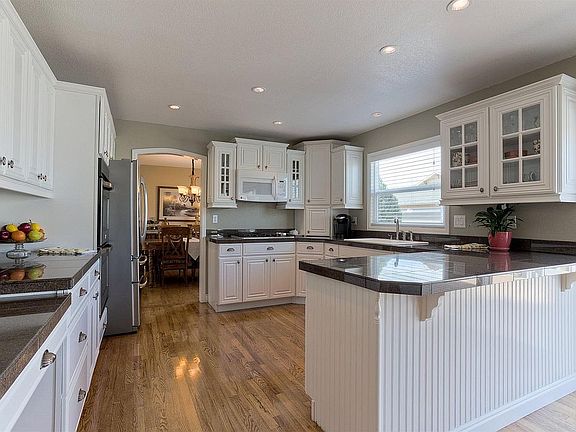 3rd image of 13961 Silverton Dr
