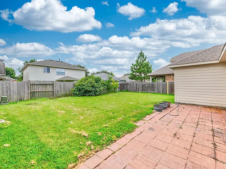 6123 Northcrest Village Way — Photo 39