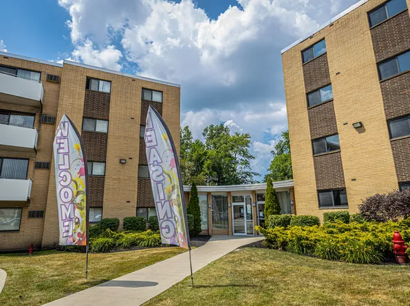 Camelot Apartments