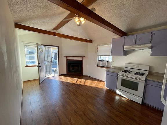 2nd image of 1421 Port St