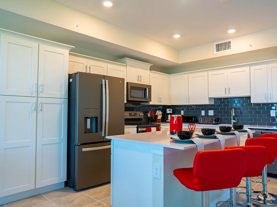 3171 Paradox Cir #1-103