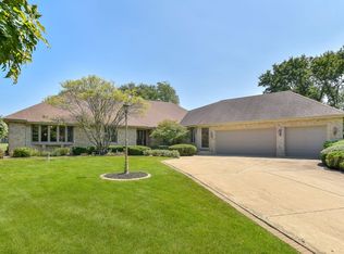 4N445 Mountain Ash Dr, Wayne, IL 60184