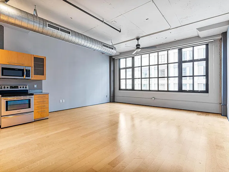 1400 NW Irving St #510 — Photo 2
