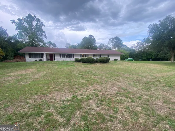 197 9th St, Cochran, GA 31014