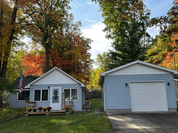 507 Terrace Dr, Houghton Lake, MI 48629
