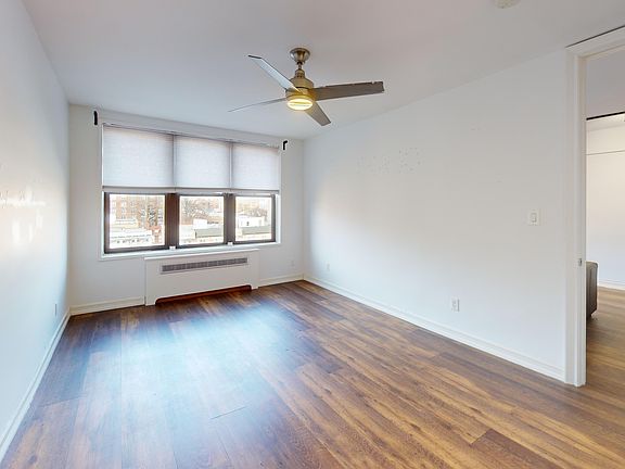 5th image of 125 96th St APT 6G