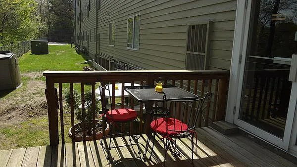 Lakeview — Photo 17