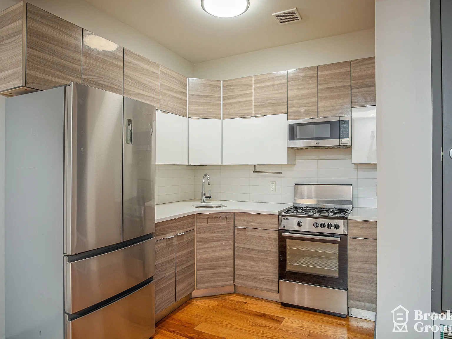 182 Jefferson Street — Photo 2