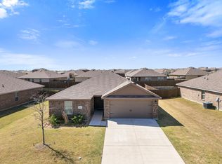 1210 Honeysuckle Dr, Royse City, TX 75189
