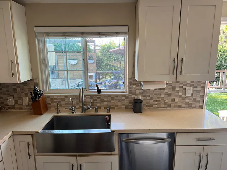 1139 23rd St — Photo 31