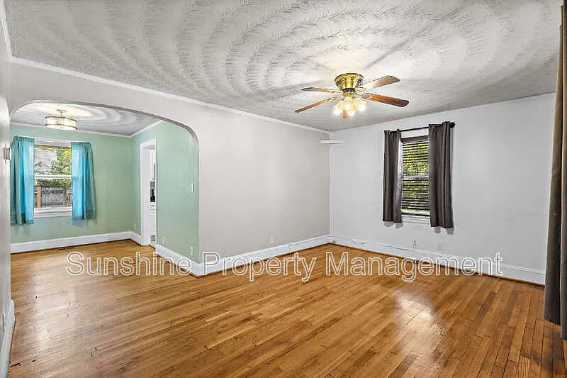 4 bed, 2.0 bath, 1500 sqft, $2,300 — Photo 4