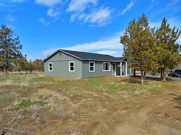 3rd image of 4015 SE Umatilla Loop