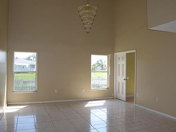 4th image of 2447 Quail Hollow Ave