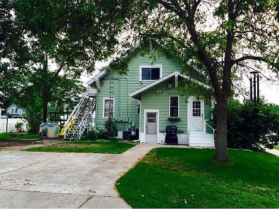 2nd image of 156 7th Ave N