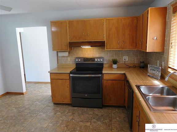 5th image of 808 Bellevue Blvd S
