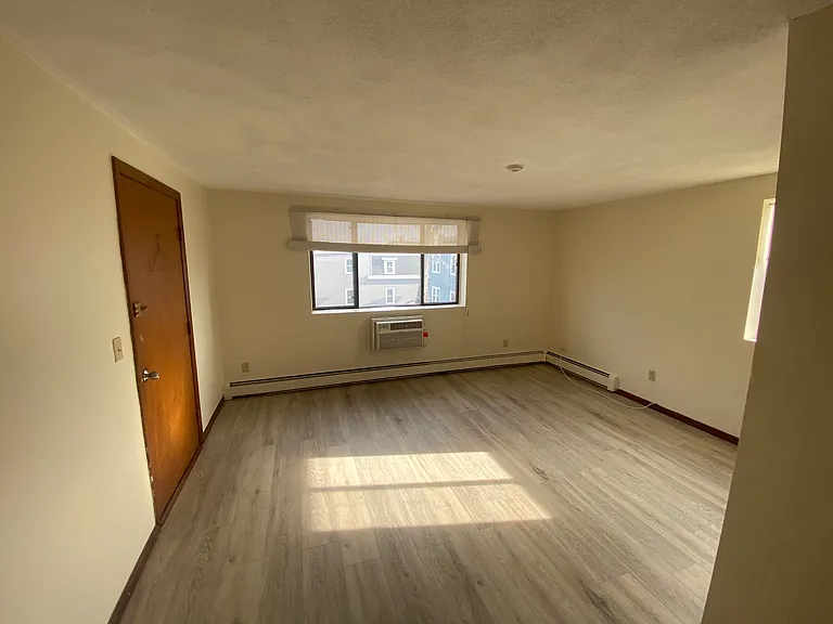 765 Somerville Ave — Photo 12