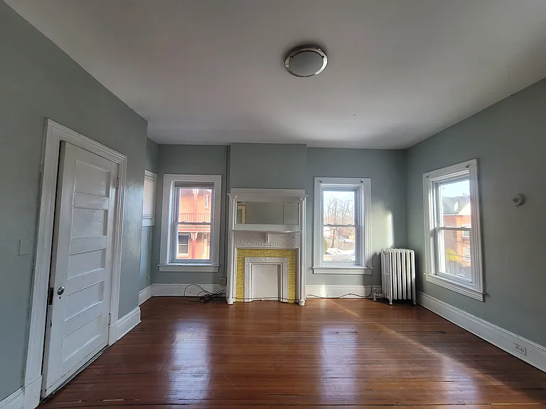158 Grand St #2 — Photo 7