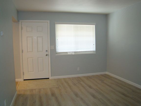 2nd image of 665 Johanna Ave APT 4